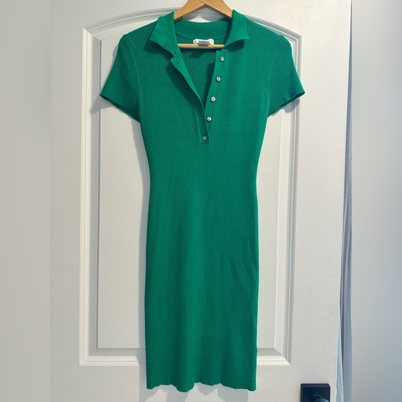 HOUSE OF HARLOW 1960 Ribbed Collared Polo Short Sleeve Midi Dress in Green - Picture 5 of 8